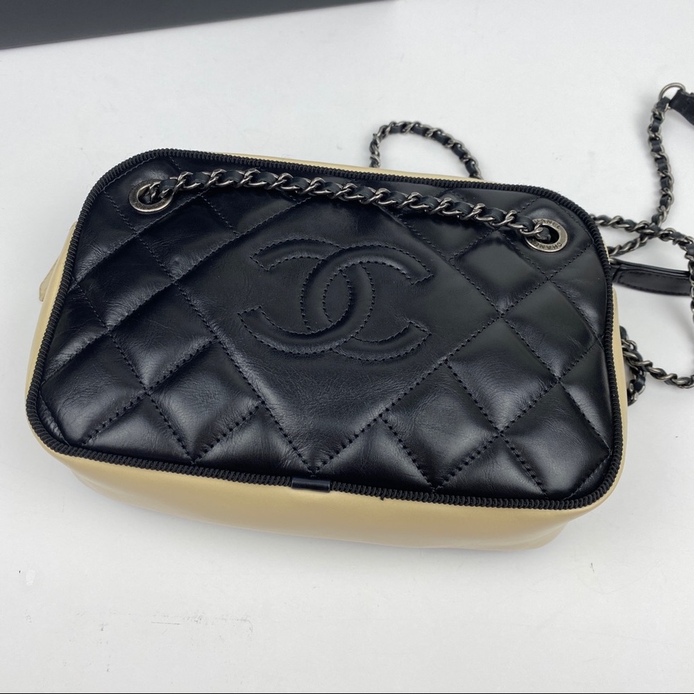 Chanel Bag - Picture 2 of 8